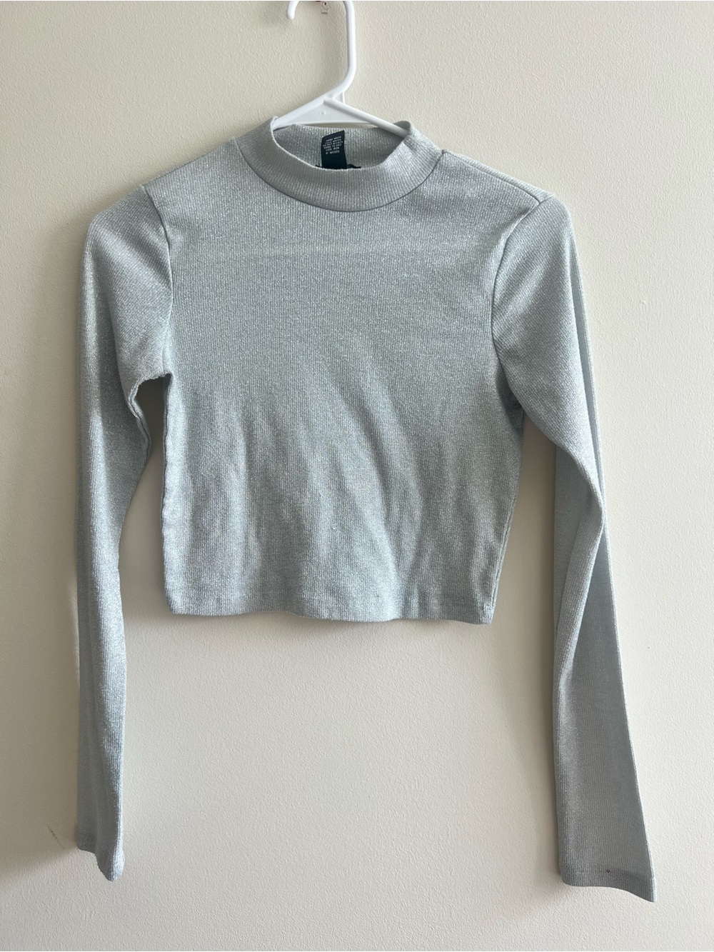 Rue21 Silver Cropped Long-Sleeve Mock Neck Top
